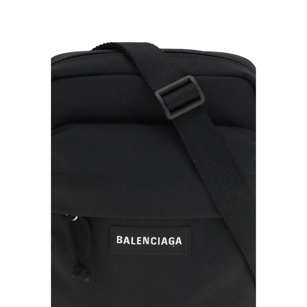 Balenciaga juoda poliamido rankinė per petį 10262859 1.jpeg