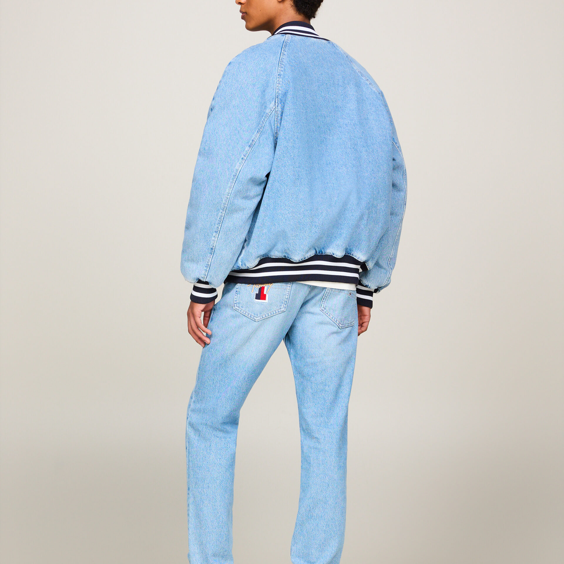 tommy jeans varsity explorer letterman dzinsine bomber striuke