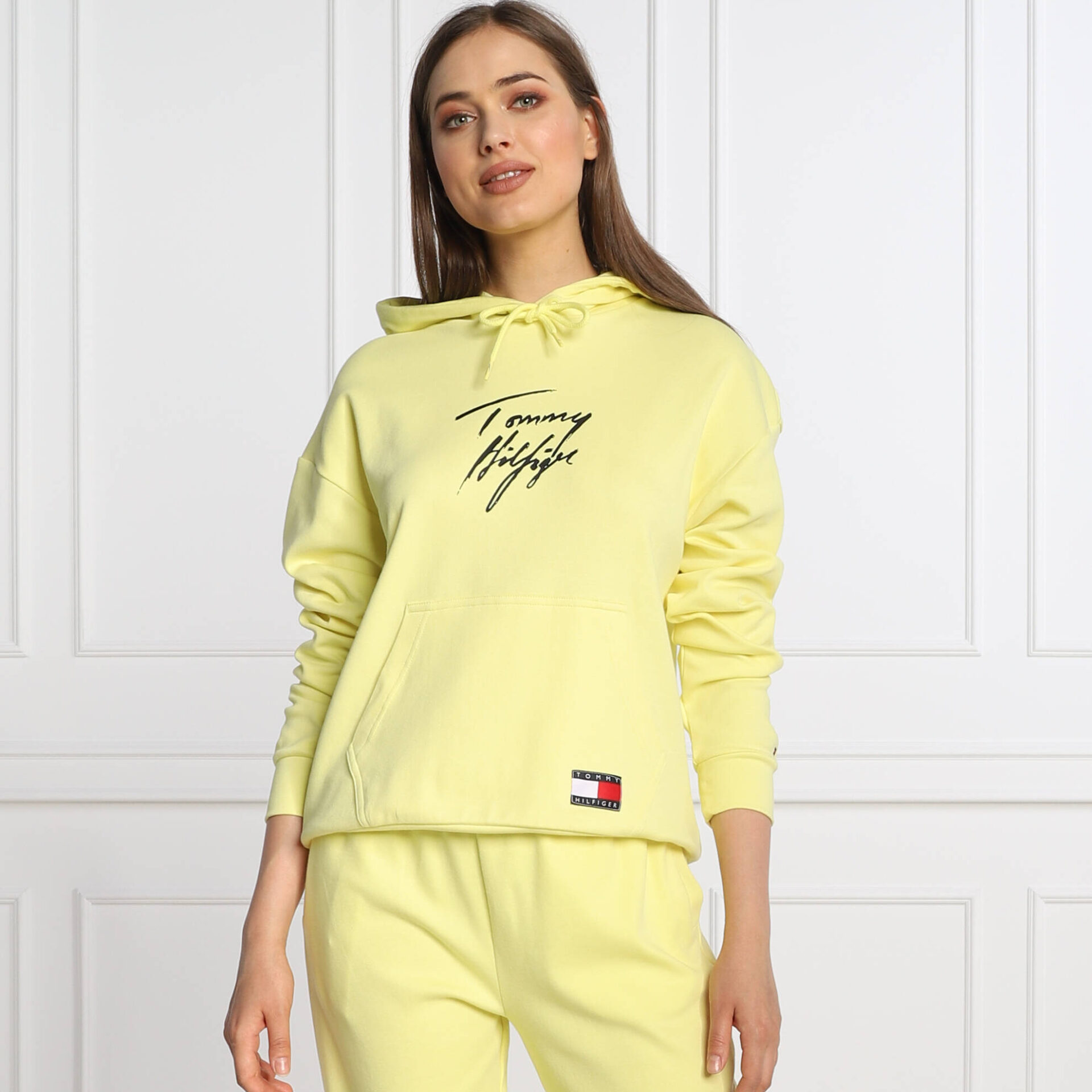 tommy hilfiger sportinis dzemperis su gobtuvu geltonas