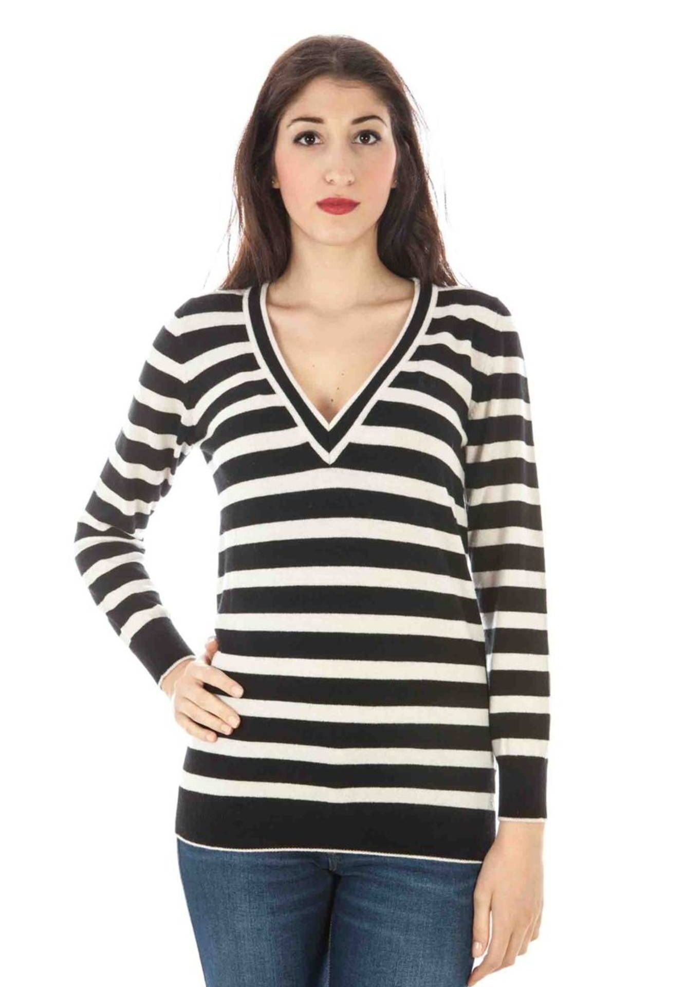 FRED PERRY WOMEN'S BLACK SWEATER